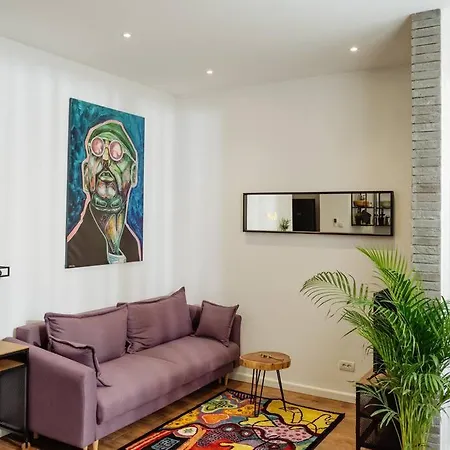 Apartment 8 - New Building & Parking