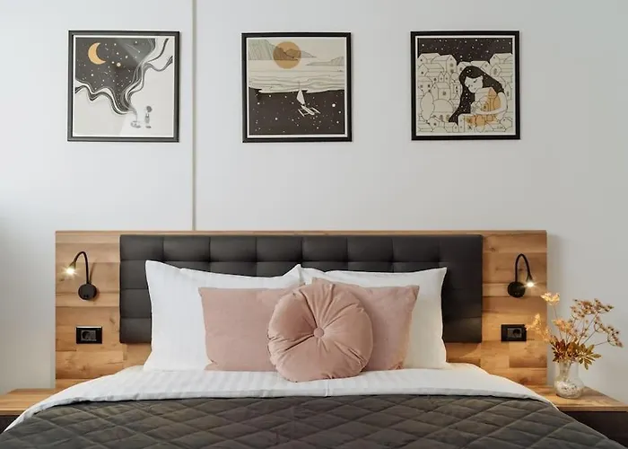 Apartment 8 - New Building & Parking *