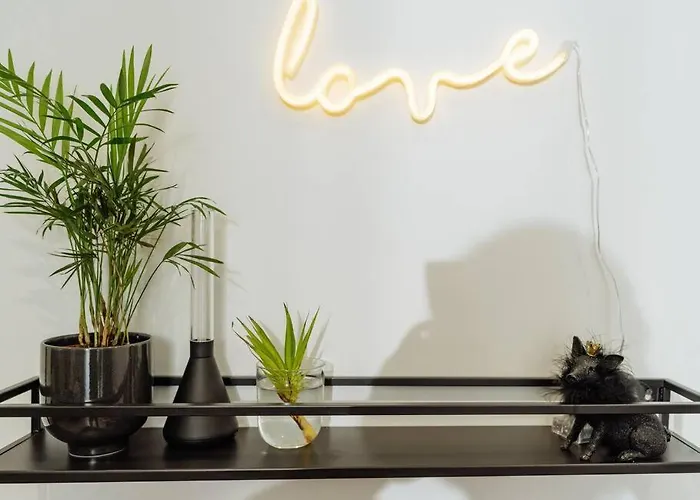 Apartment 8 - New Building & Parking *