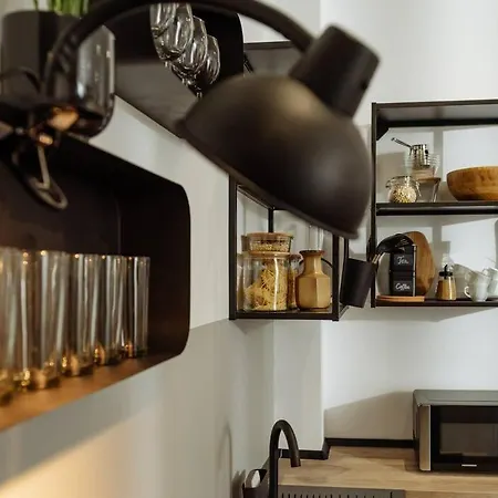 8 - New Building & Parking 布加勒斯特