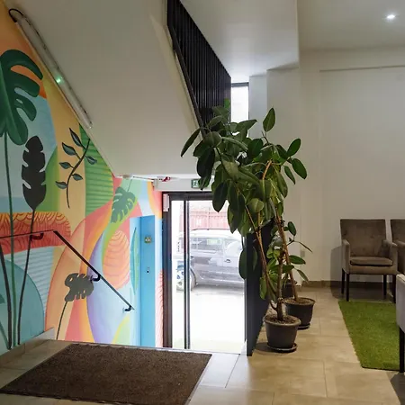 8 - New Building & Parking 布加勒斯特