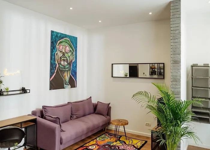 Apartment 8 - New Building & Parking